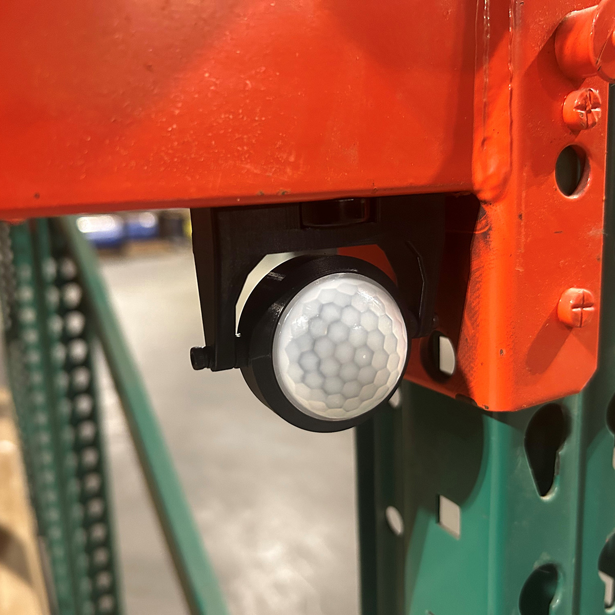 IQ Directional PIR Sensor with Warning Light - Image 2