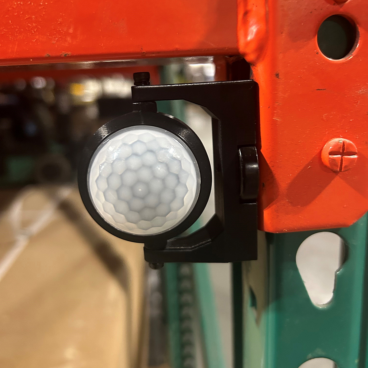IQ Directional PIR Sensor with Warning Light - Image 3