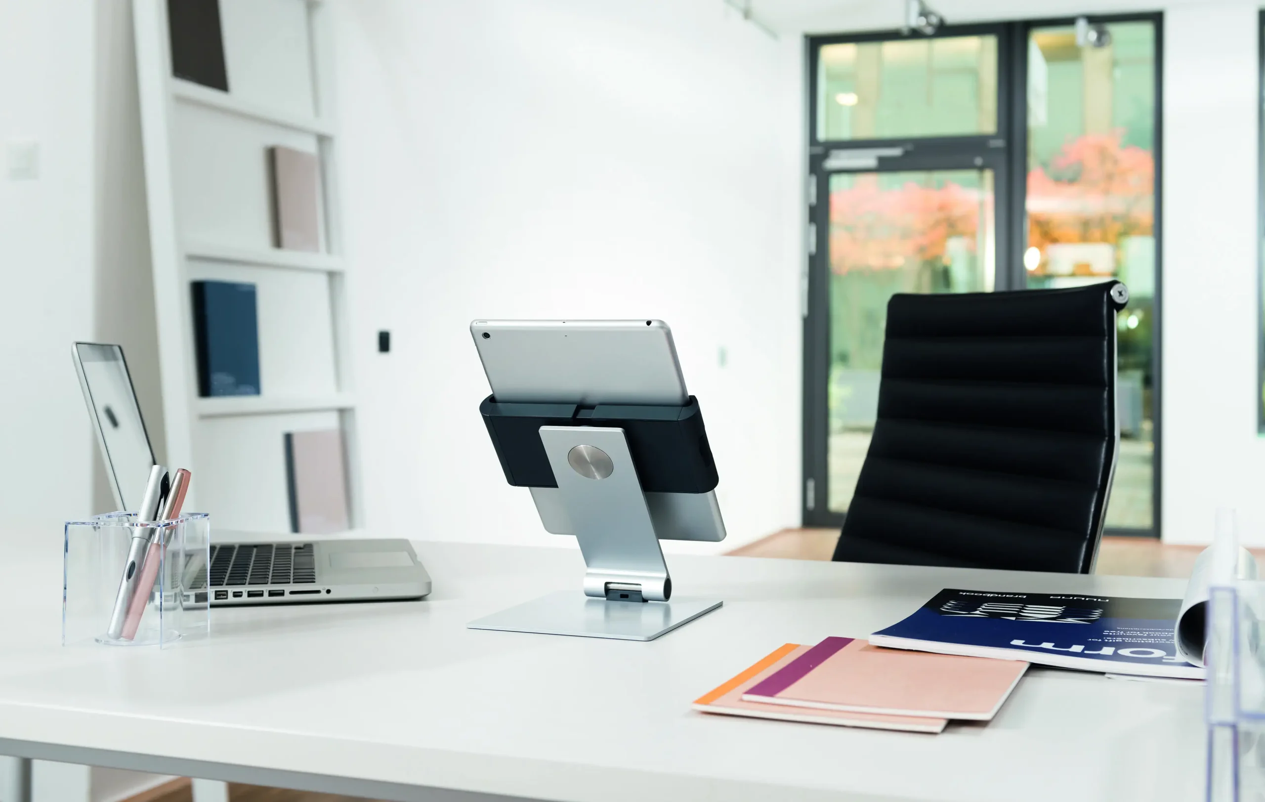 TABLET HOLDER TABLE - Image 3